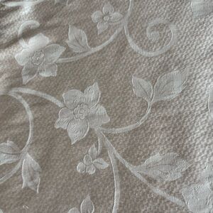 Ivory 112 x 56 Tablecloth with 8 Matching Napkins